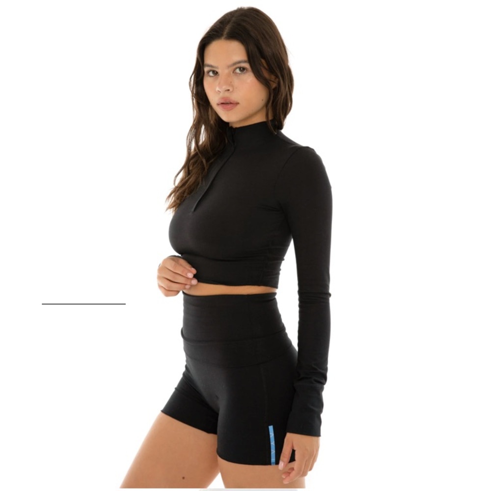 Are You Am I AYAI Active Nove High Waist Fold-Over Waist Black Workout Shorts XS